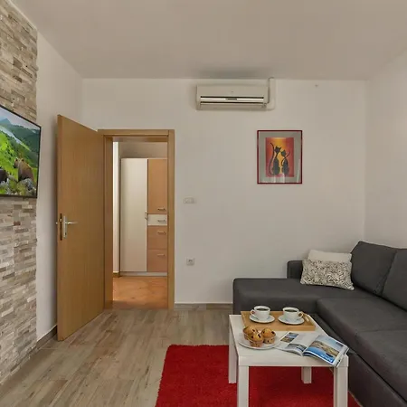 Aurea With Private Pool - - Happy Vikendica *