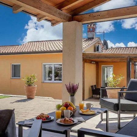 Aurea With Private Pool - - Happy *